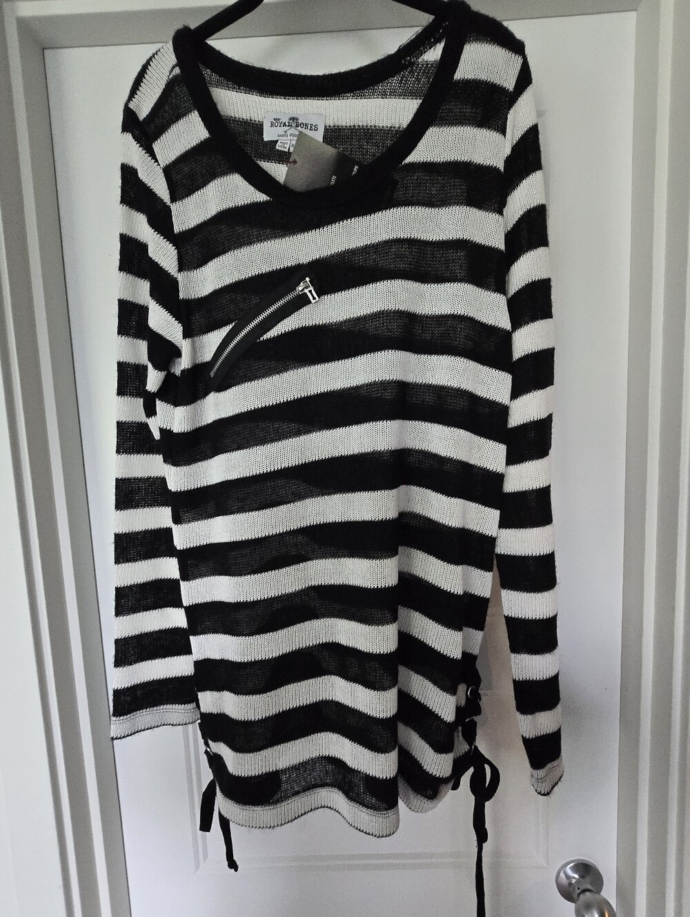 NWT!Royal Bones Black & White Striped Knit Pullover with Zip Pocket. Size XXL